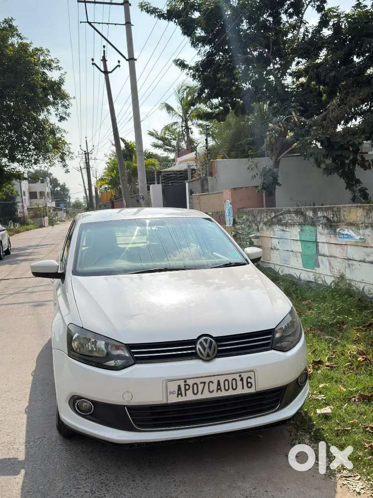 Volkswagen Vento 1.6 Highline 2014 - Well Maintained