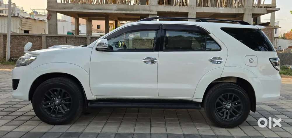 Toyota Fortuner 2015 Diesel 130000 Km Driven