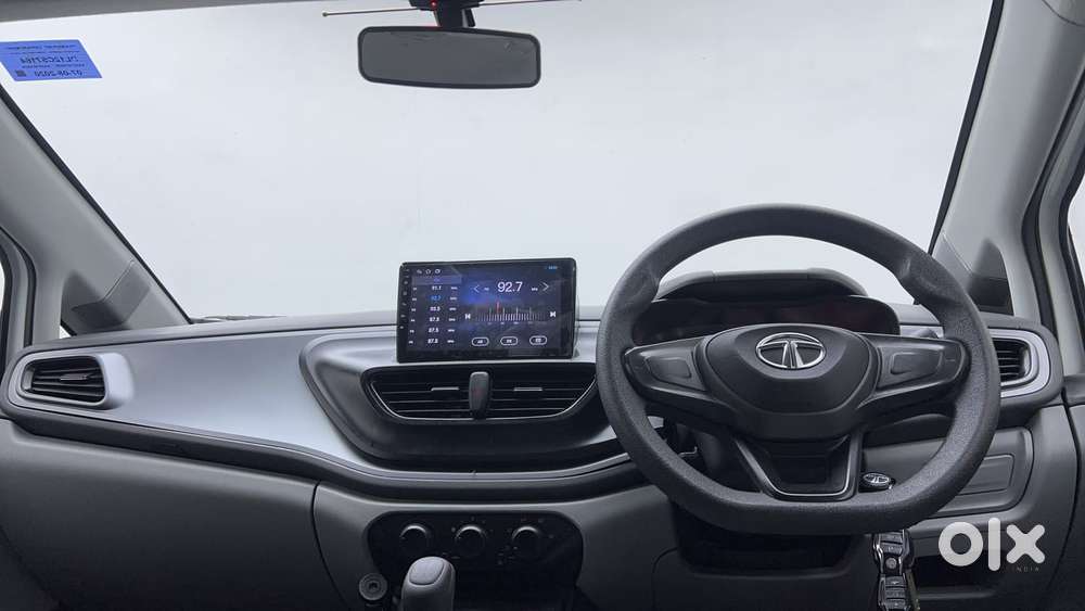 Tata Altroz 1.2 Xe, 2020, Petrol