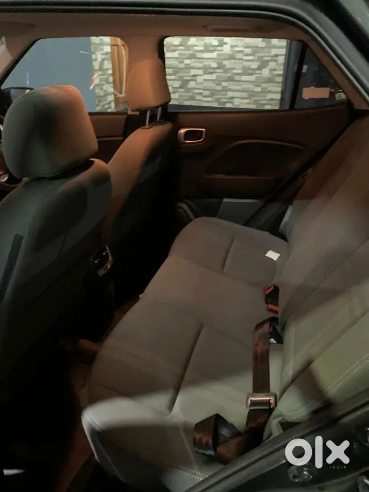 Hyundai Venue 2019 Petrol Well Maintained, Slightly Negotiable