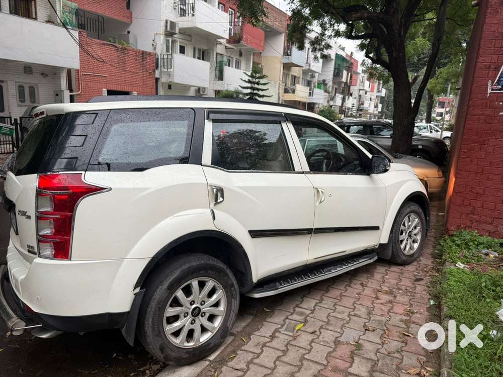 Mahindra Xuv500 2016 Car