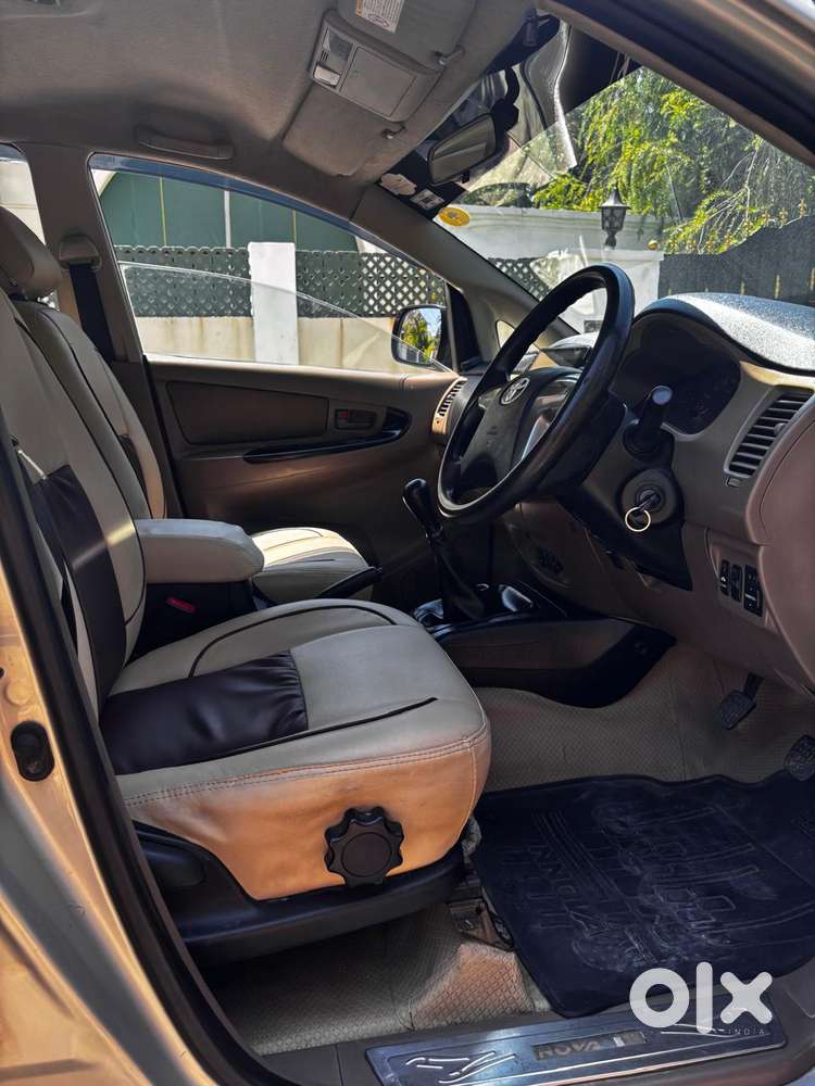 Toyota Innova 2.5 Gx (diesel) 7 Seater Bs Iv, 2015, Diesel