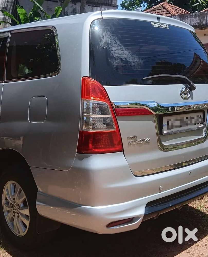 Toyota Innova 2009 Diesel 2.75 Km Driven