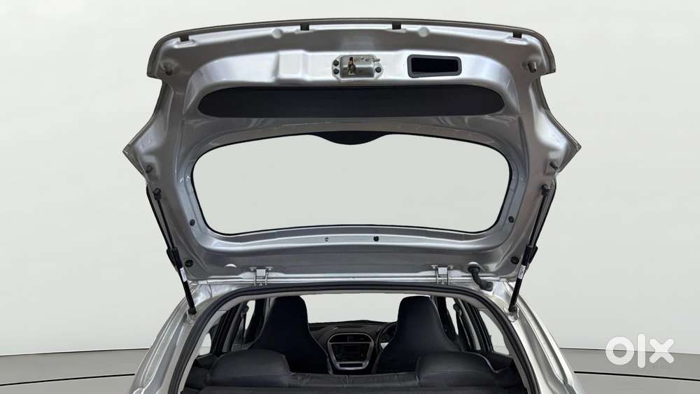 Tata Tiago 1.2 Revotron Xt, 2016, Petrol