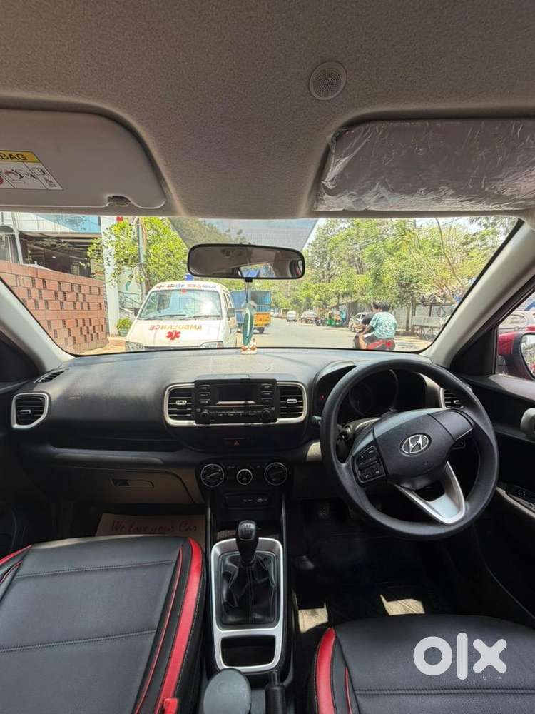 Hyundai Venue Petrol Manual 2022