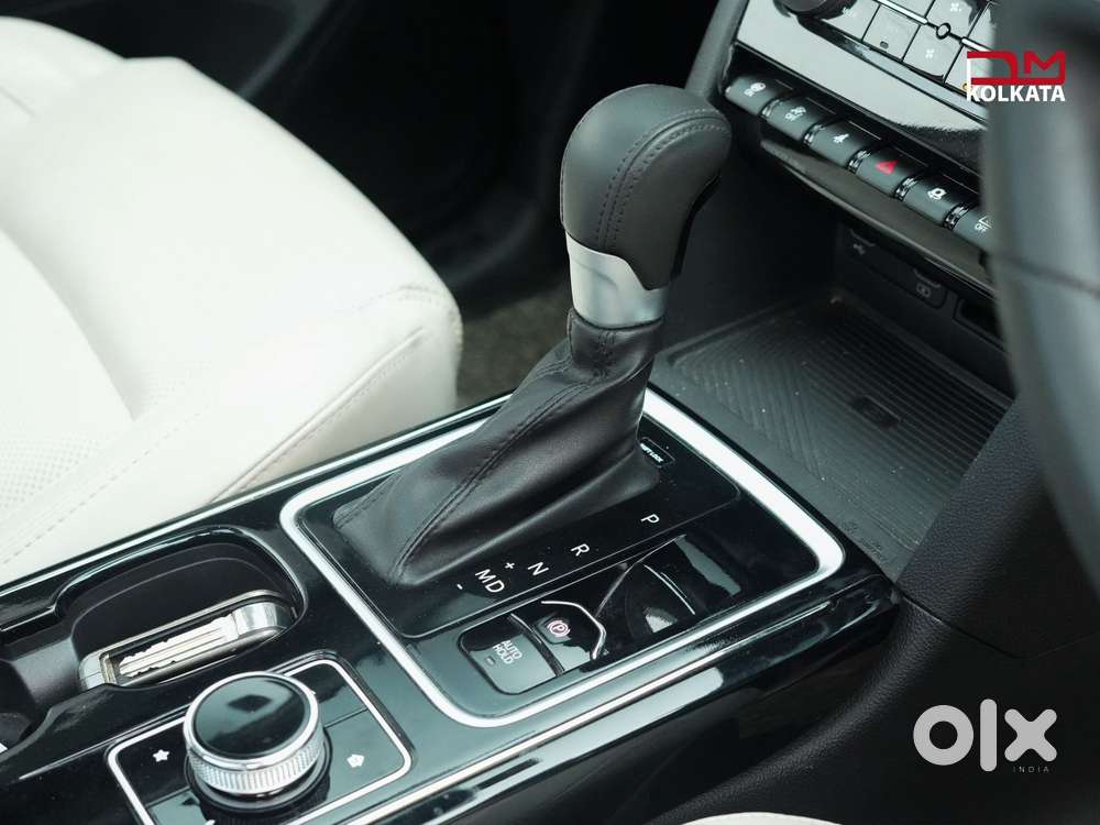 Mahindra Xuv700 2.0 Ax 7 Petrol At Luxury Pack Str, 2025, Petrol