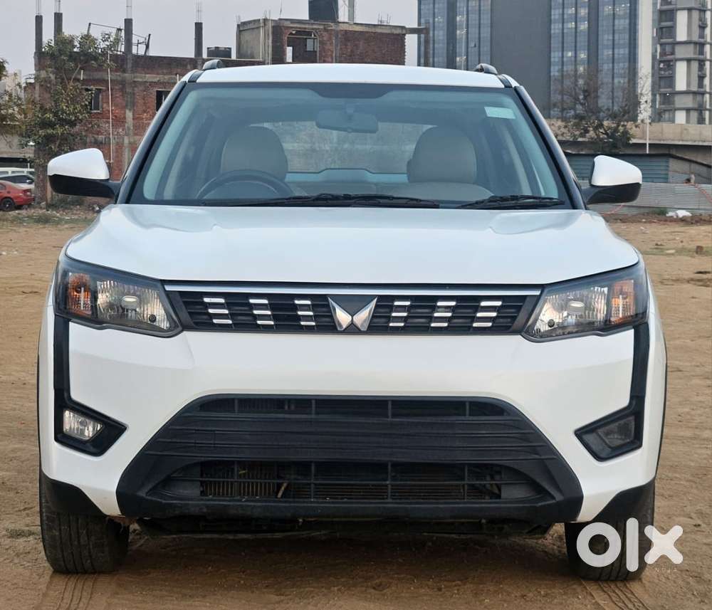 Mahindra Xuv700 2.2 Mx Diesel Mt 5 Str, 2023, Diesel