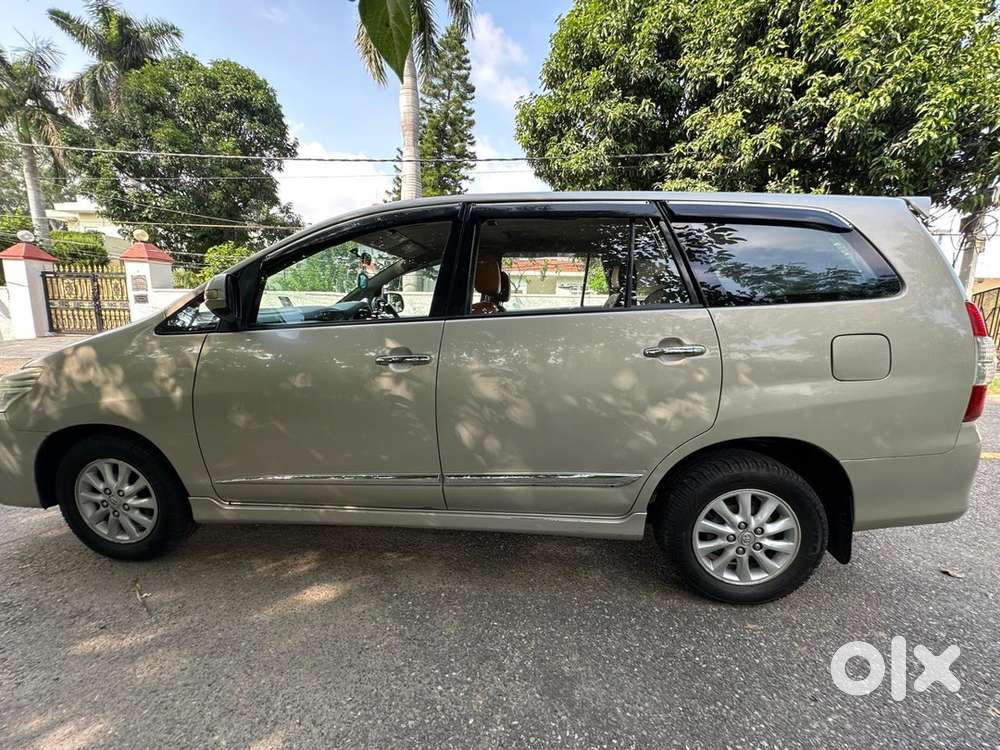 Toyota Innova 2015 Diesel 120000 Km Driven