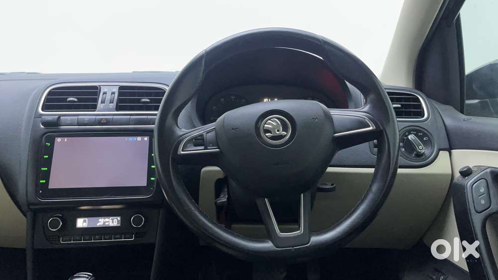 Skoda Rapid 1.0 Style At, 2020, Petrol