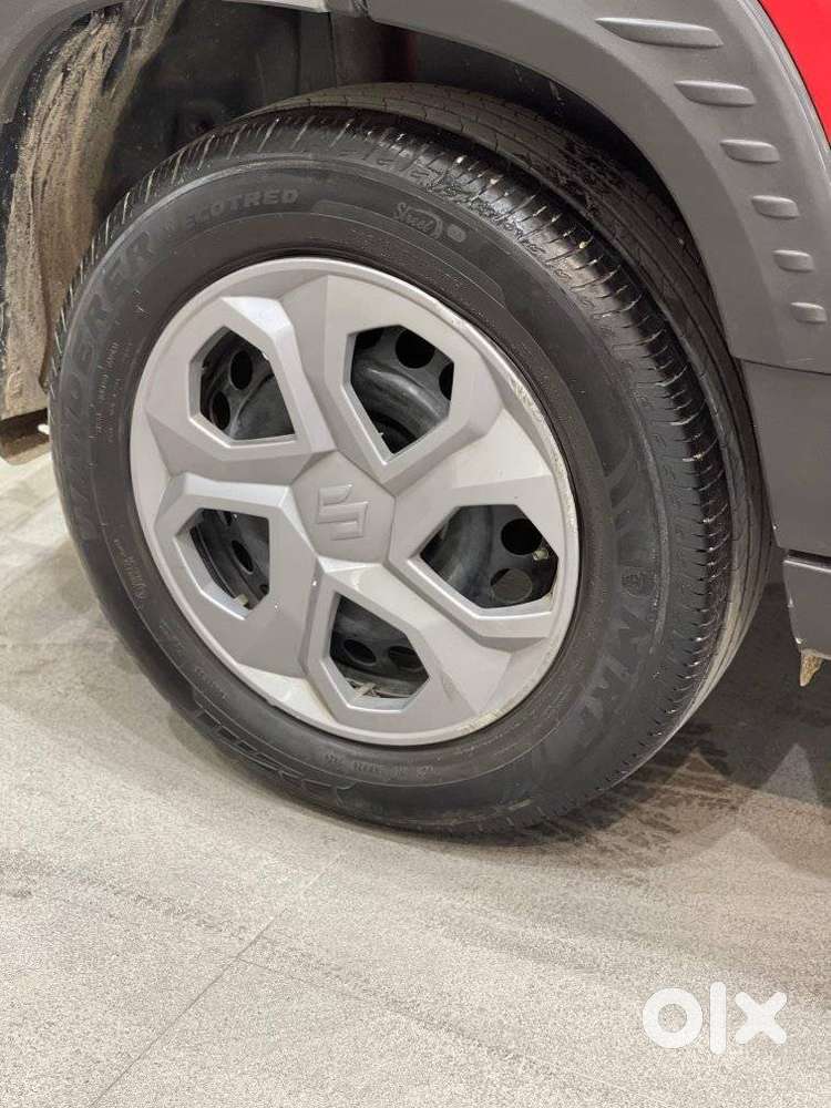 Maruti Suzuki Brezza 1.5 Lxi Smart Hybrid, 2024, Petrol