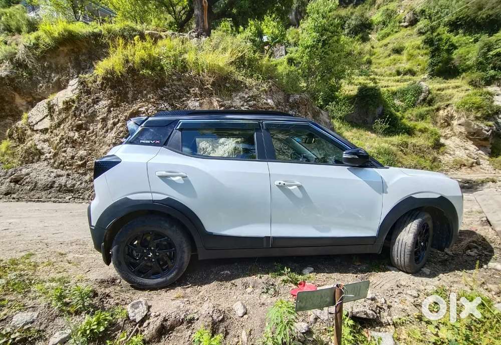 Mahindra Xuv 3xo 2025 Petrol 10000 Km Driven