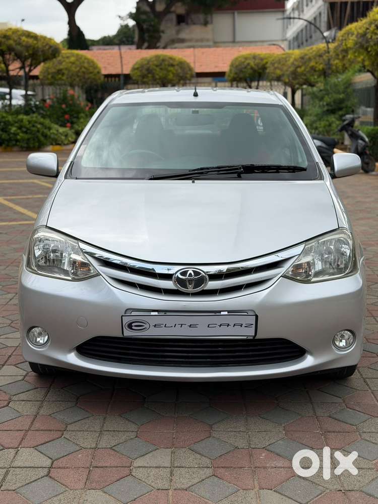 Toyota Etios V, 2011, Petrol