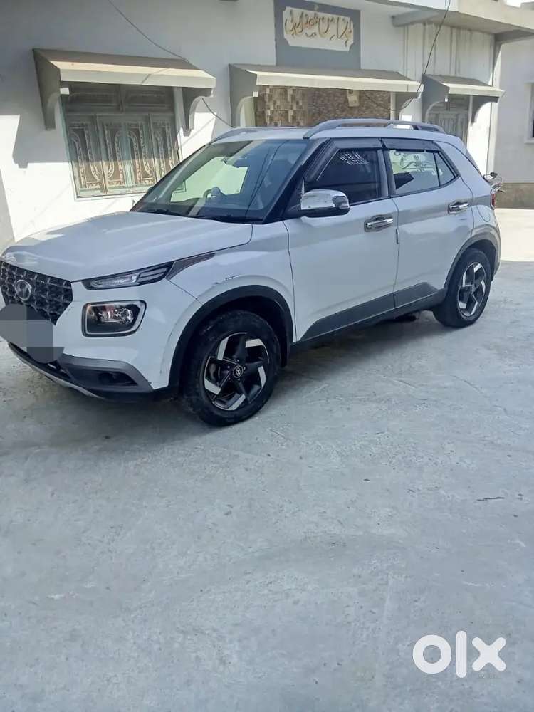 Hyundai Venue 73000 Km Driven