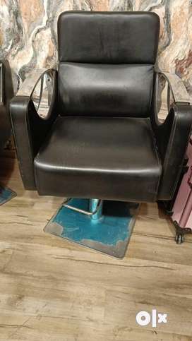 Hair salon deals chair price olx