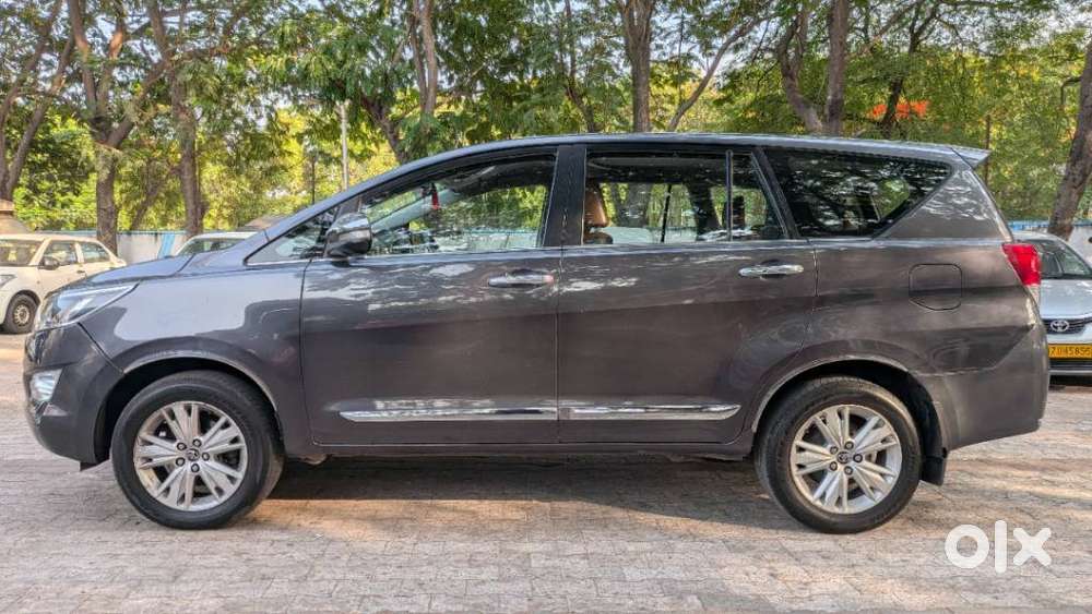 Toyota Innova Crysta 2.8z Automatic, 2016, Diesel