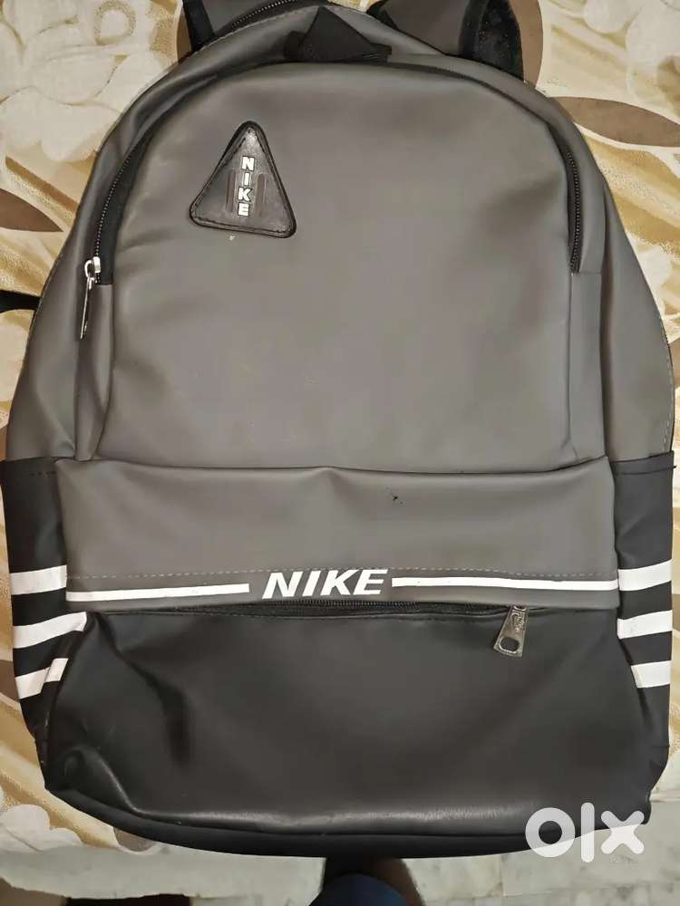 nike backpack olx Nike Stylish Backpack Waterproof Good Condition - Men in Podrah, Howrah