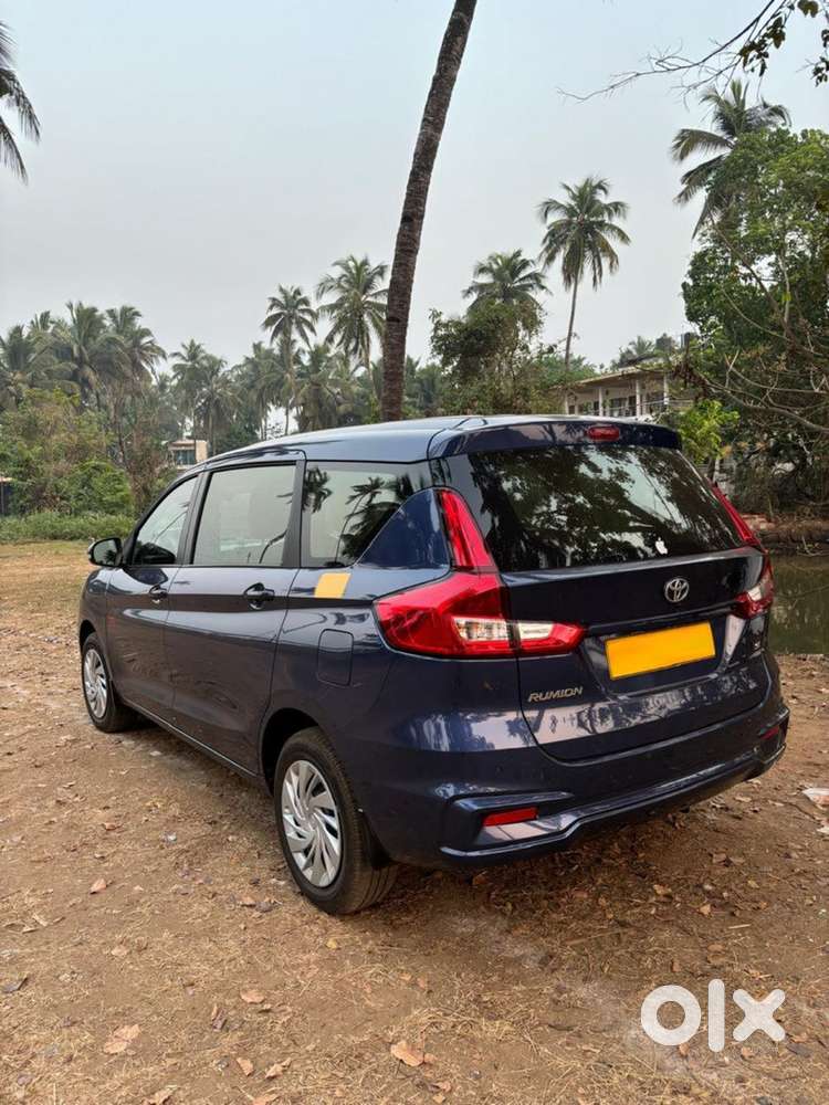 Toyota Rumion Petrol / Cng 80000 Km Driven