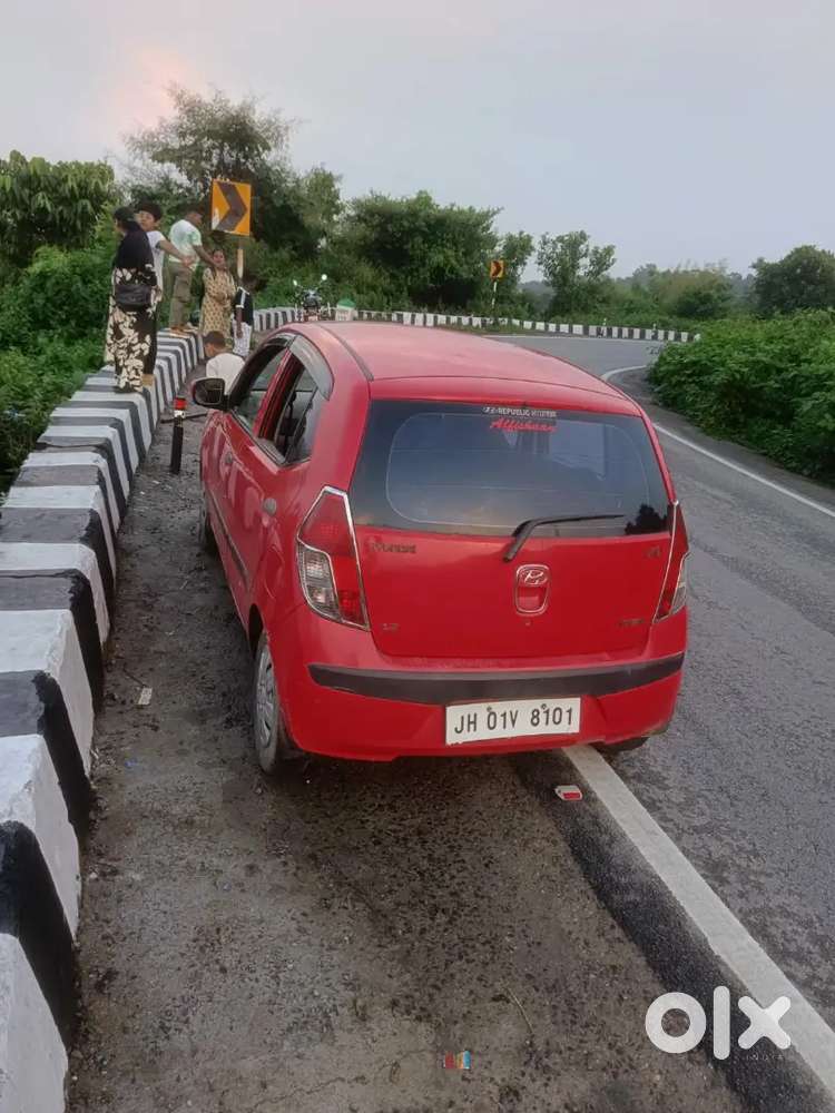 Red Colour Ka Car Hai