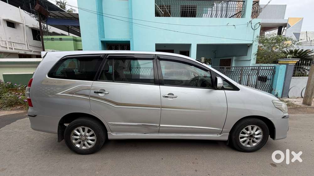 Toyota Innova 2014