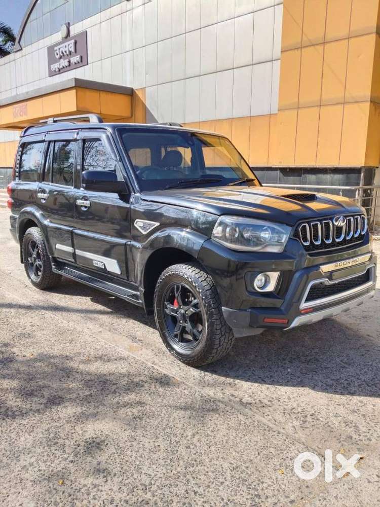 Mahindra Scorpio S10, 2015, Diesel