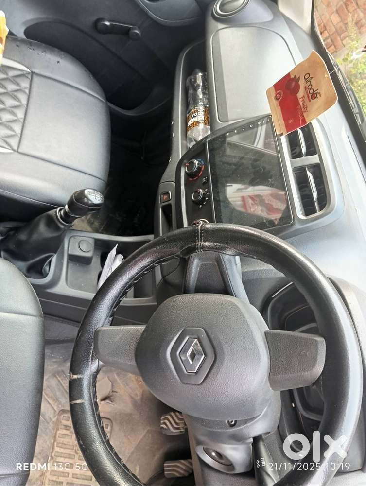 Kwid Family Car 30 Takk Pass