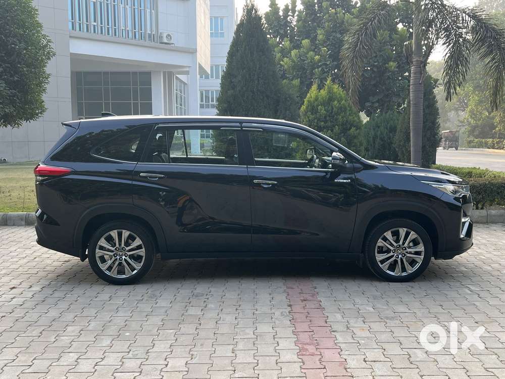 Toyota Innova Hycross 2.0 Zx (o) Hybrid 7 Str, 2023, Electric