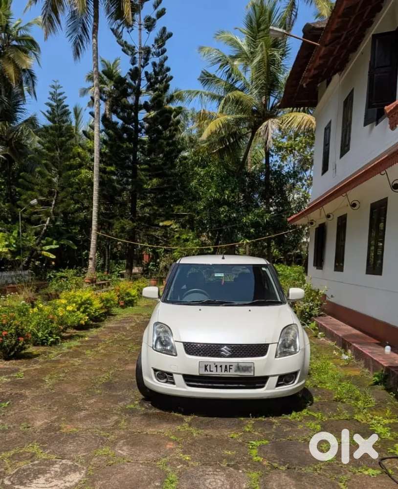 Maruthi Suzuki Swift 2010petrol 90000km Driven