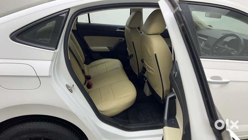 Skoda Slavia Ambition 1.0l Tsi At, 2022, Petrol