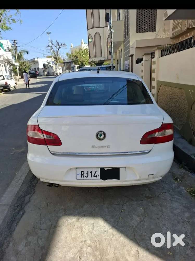 Skoda Superb Car