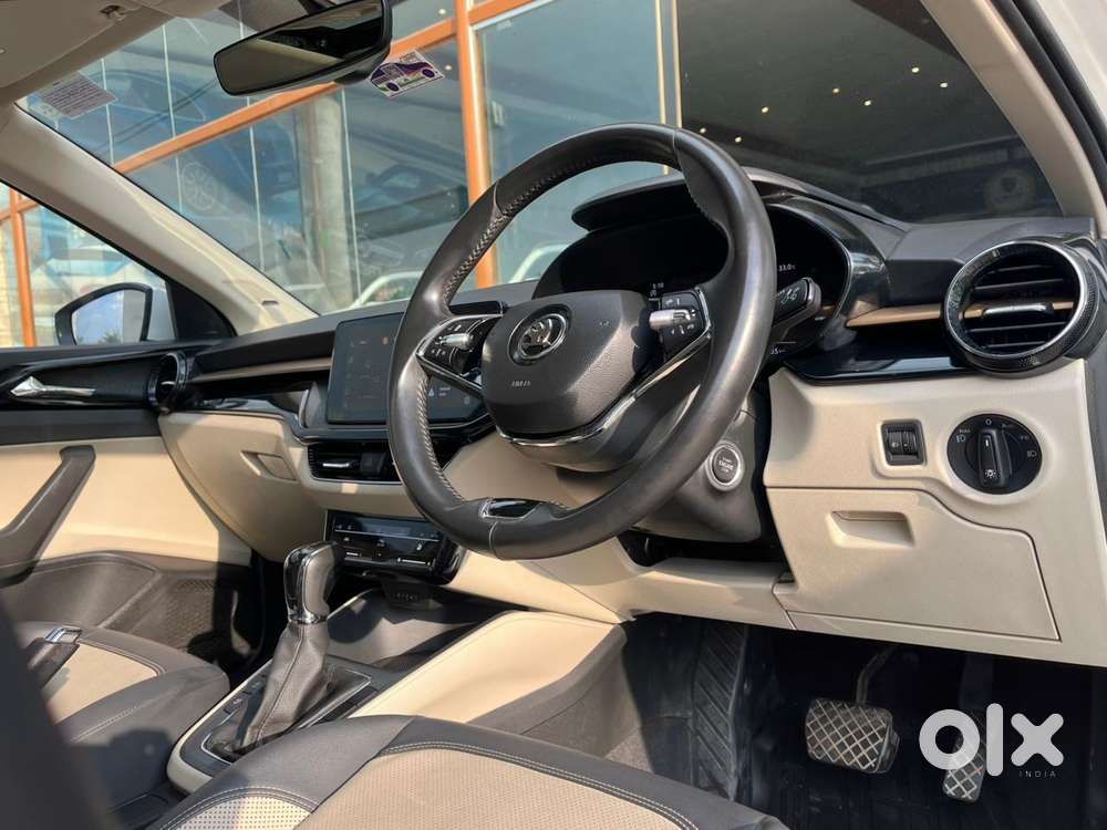 Skoda Slavia 1.0 Tsi Style At, 2024, Petrol
