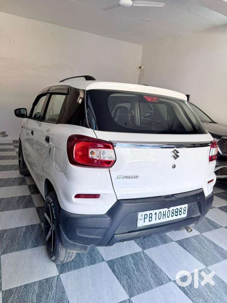 Tastefully Modified Maruti S-presso  Upgraded Alloys & Android Screen
