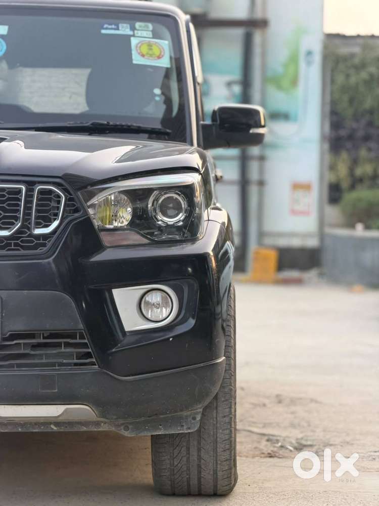 Mahindra Scorpio S9 Diesel Manual 2022 | Black | 85,000 Km | Well Main