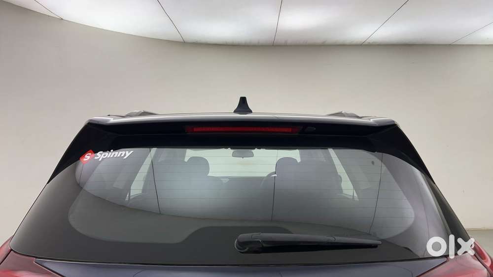 Mahindra Xuv700 2.0 Ax 5 Petrol At Str, 2023, Petrol