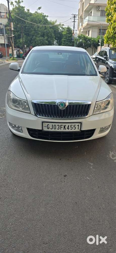 Skoda Laura Elegance 2.0 Tdi Cr Mt, 2014, Diesel