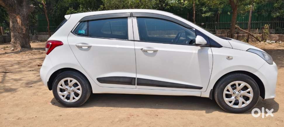 Hyundai Grand I10 Sportz, 2017, Petrol