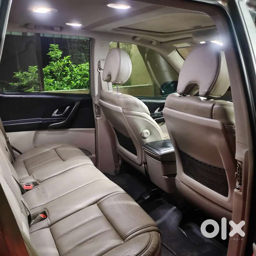 Mahindra Xuv500 W10 (top Model)  2016  Sunroof  Excellent Condition