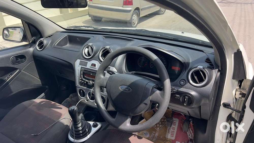 Ford Figo 2011 Petrol 27936 Km Driven