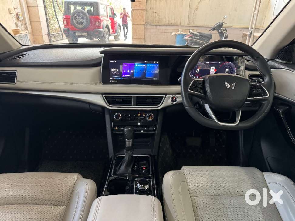 Mahindra Xuv700 2.2 Ax 7 Diesel At Luxury Pack Str, 2021, Diesel