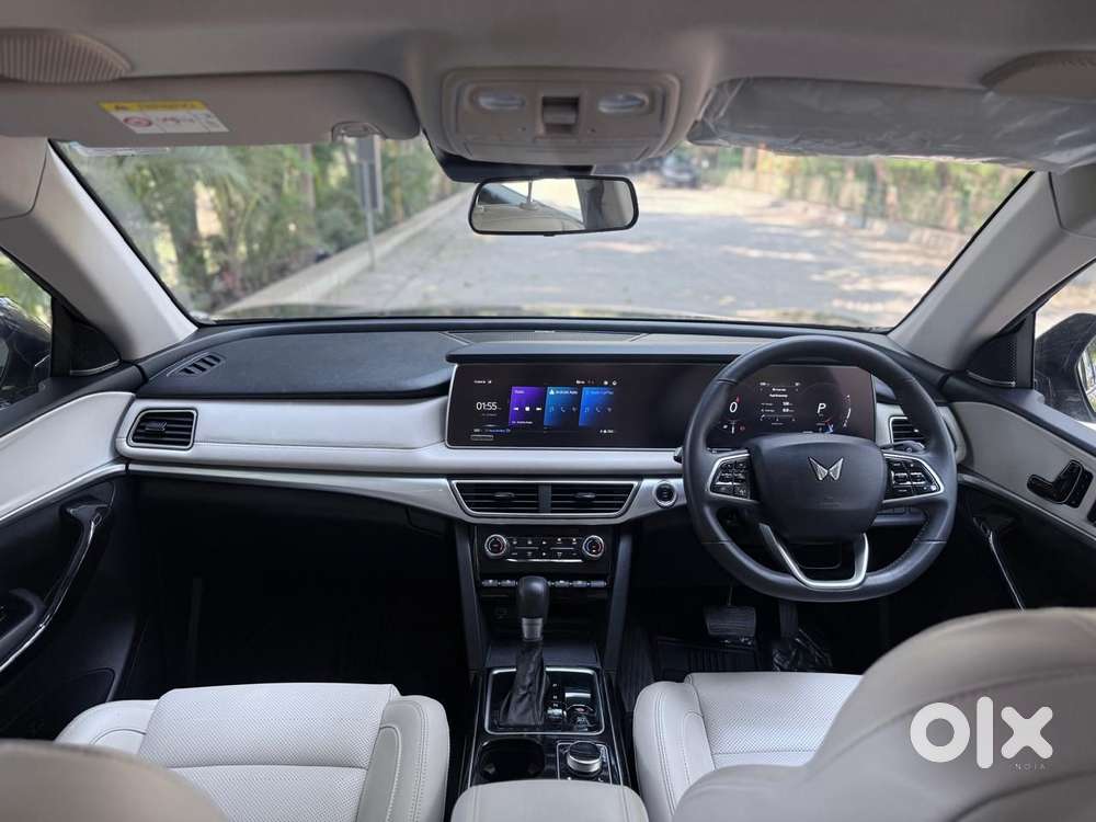 Mahindra Xuv700 2.0 Ax 7 Petrol At Luxury Pack Str, 2022, Petrol