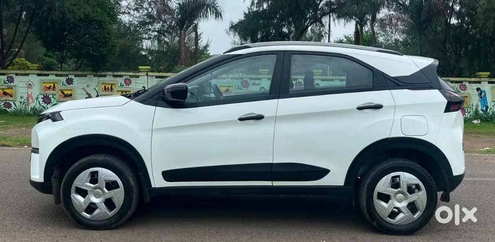 Tata Nexon, 2024, Petrol