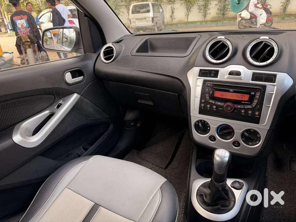 Ford Figo 1.2p Trend Mt, 2015, Petrol
