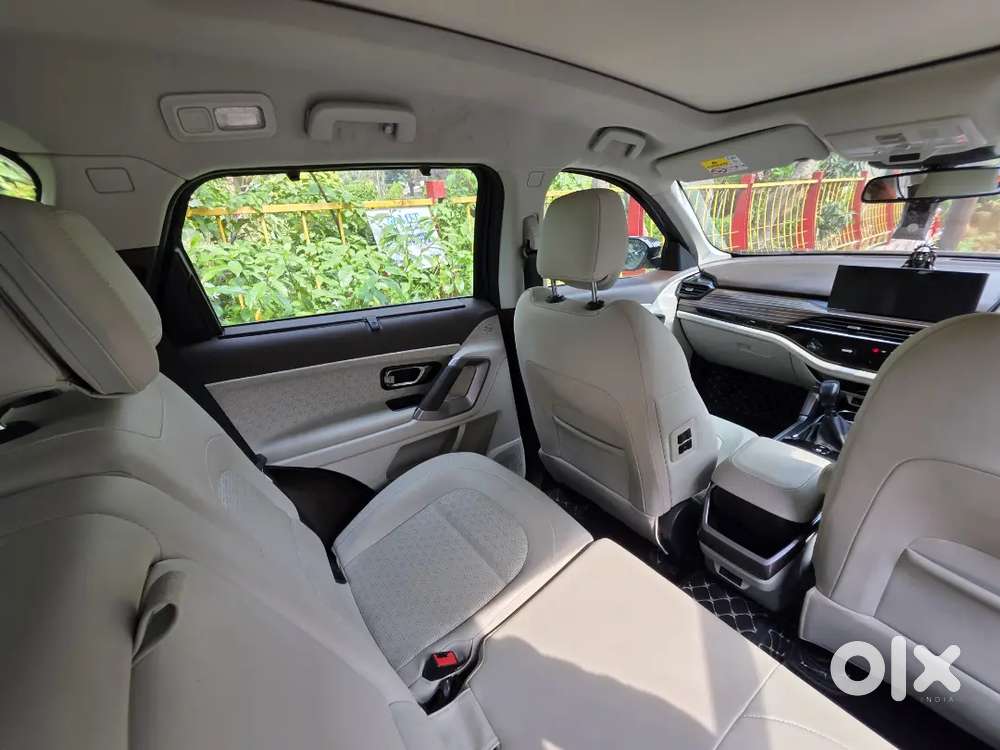 Urgent Sell!!!tata Safari Top Model Manual 2024 25000 Kms. @ 2400000
