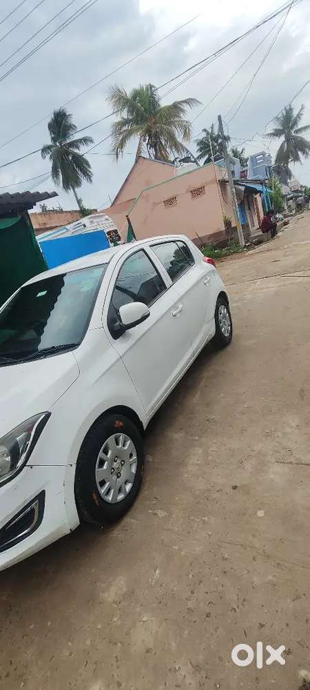 Hyundai I20 Asta Petrol 2013