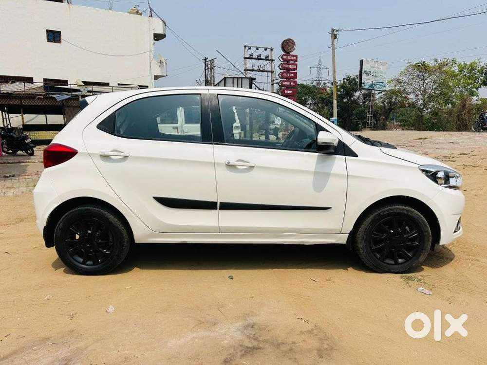 Tata Tiago 1.2 Revotron Xza, 2017, Petrol