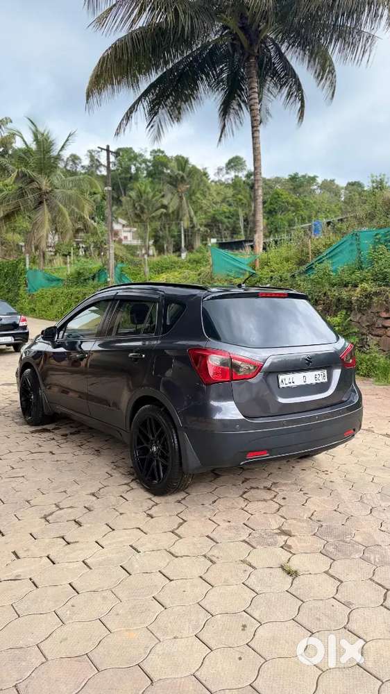 Maruti Suzuki S-cross 2016 Diesel Well Maintained