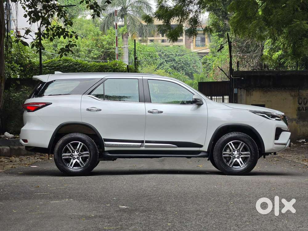 Toyota Fortuner 4x2 At 2.7 Petrol, 2025, Petrol