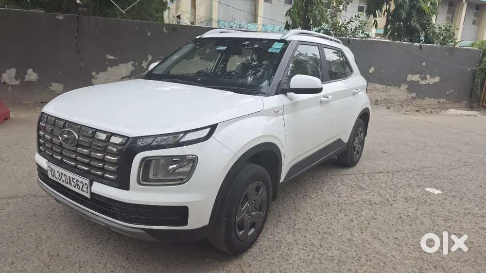 Hyundai Venue Petrol 2024