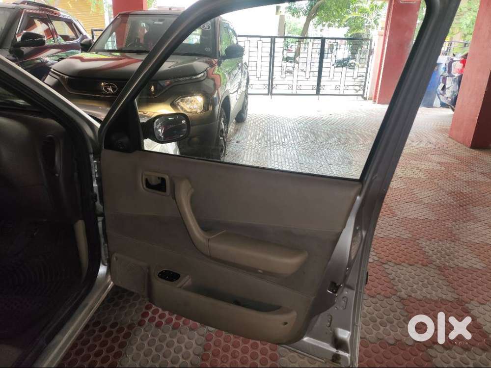 Ford Ikon 1.4 Duratorq Tdci (moondust Silver)