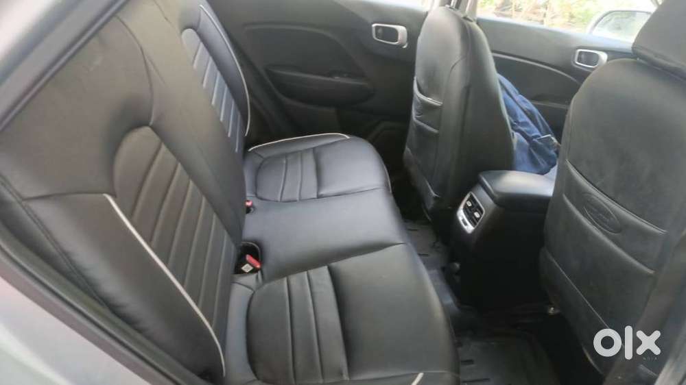 Hyundai Venue 2020 Petrol Top Model 24134 Km Driven