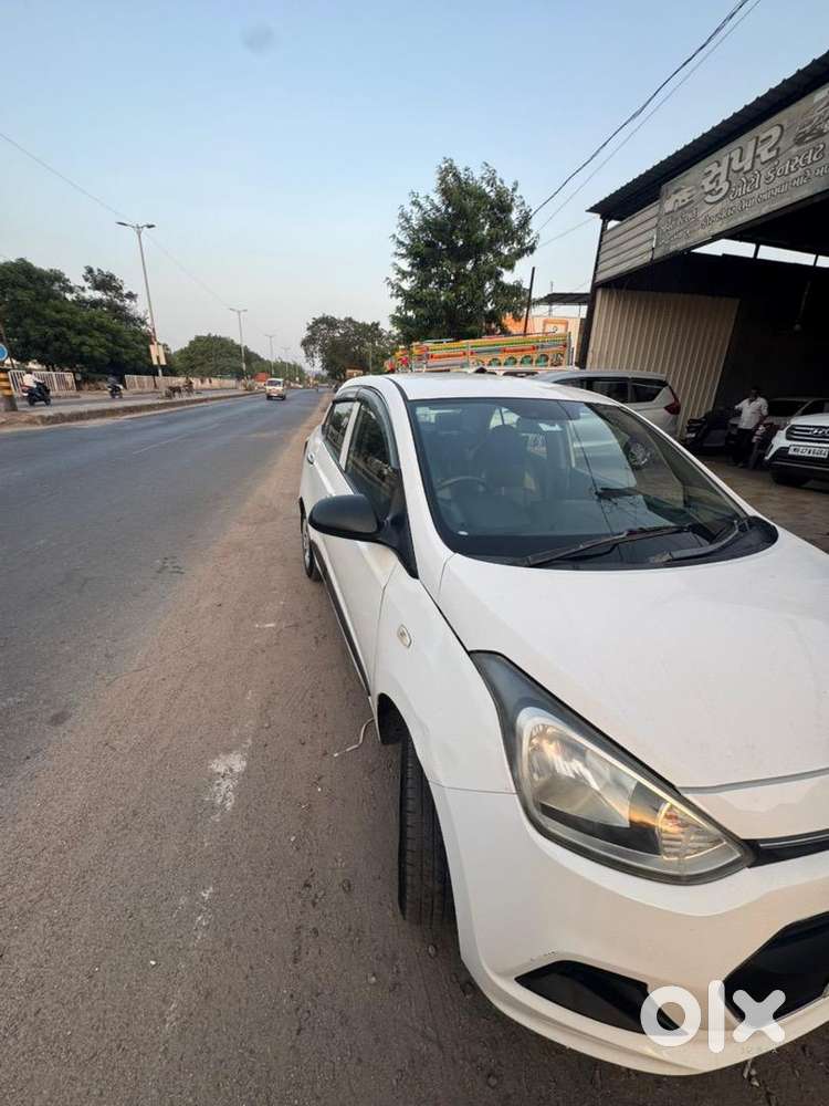 Hyundai Xcent 2015 Cng & Hybrids 128000 Km Driven